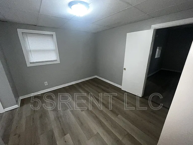 240 S Mary Ellen St #B — Photo 8