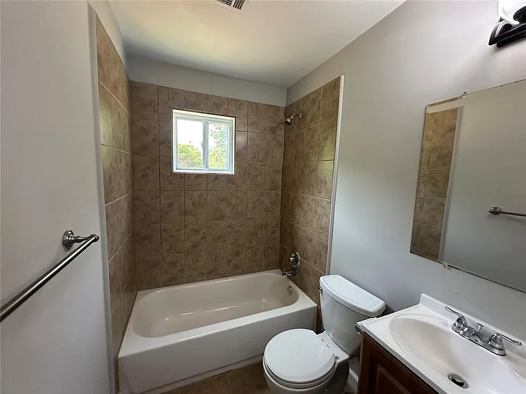 2397 Sandy Plains Rd — Photo 15