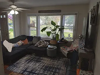 3 bed, 1000 sqft, $2,700 — Photo 2