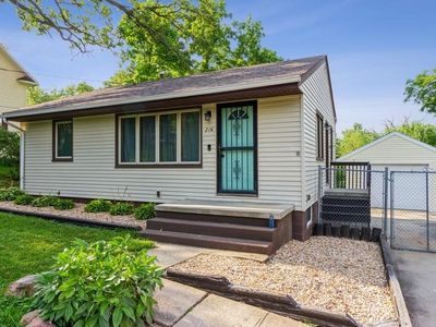 216 E Pleasant View Dr, Des Moines, IA, 50315