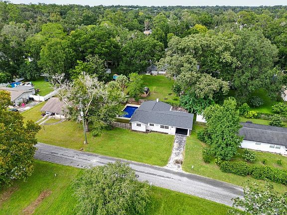 3rd image of 729 SE 26TH STREET