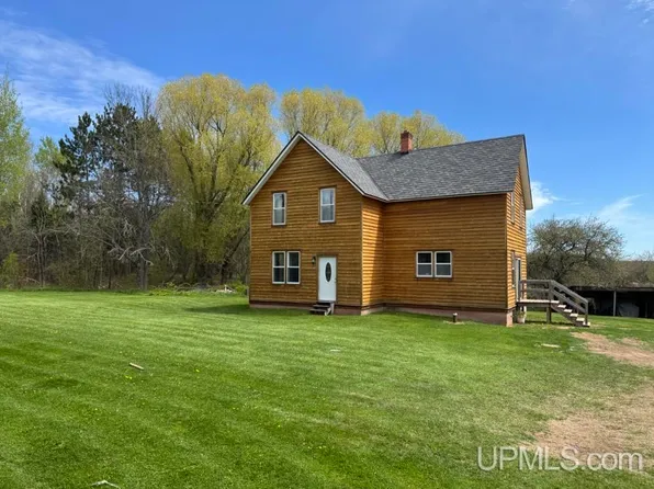 16071 Bellaire Rd, Baraga, MI 49908