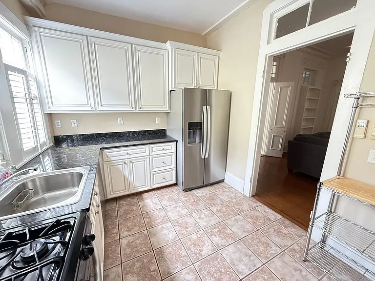 33 Pitt St #4 — Photo 31