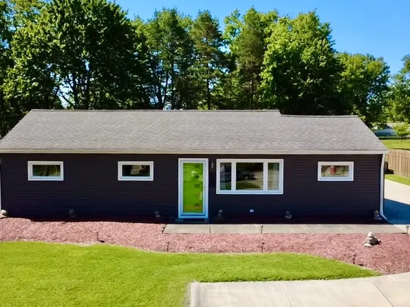 3762 Laurel Rd, Brunswick, OH 44212