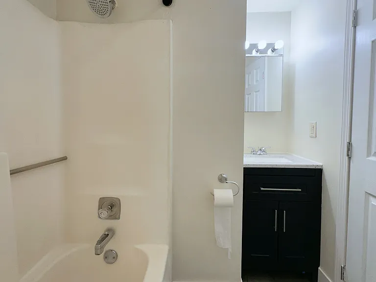 1914 Monongahela Ave #2F — Photo 6