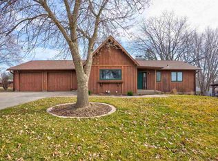 912 7th St, Kalona, IA 52247