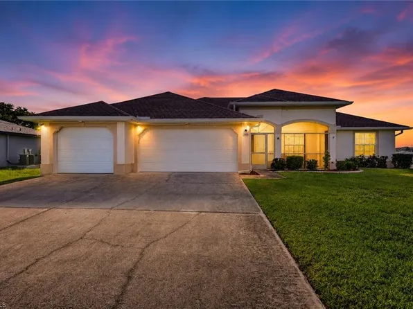 2703 NE Juanita PL, CAPE CORAL, FL 33909