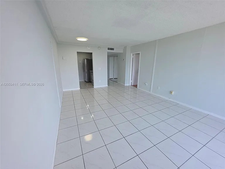 2350 NE 135th St #602 — Photo 3