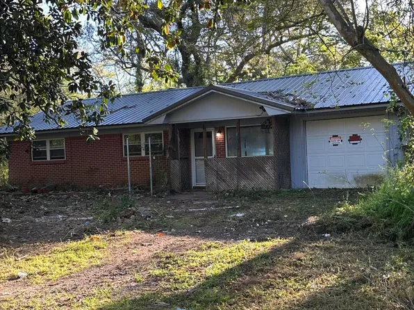 1304 May St, Ocean Springs, MS 39564