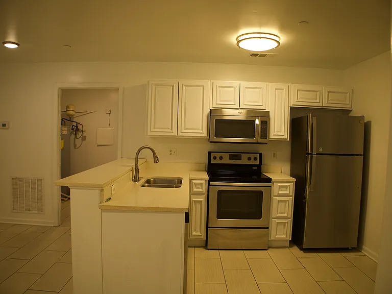 College Center Apartments — Photo 41