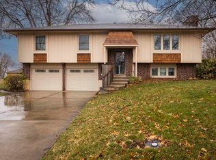 5231 NW Courtland Dr, Topeka, KS 66618
