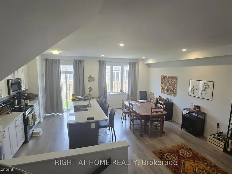836 Dynasty St W — Photo 5