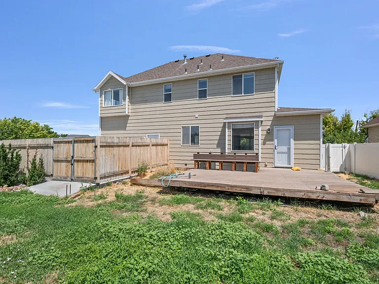 166 E Rawlins Ln — Photo 2