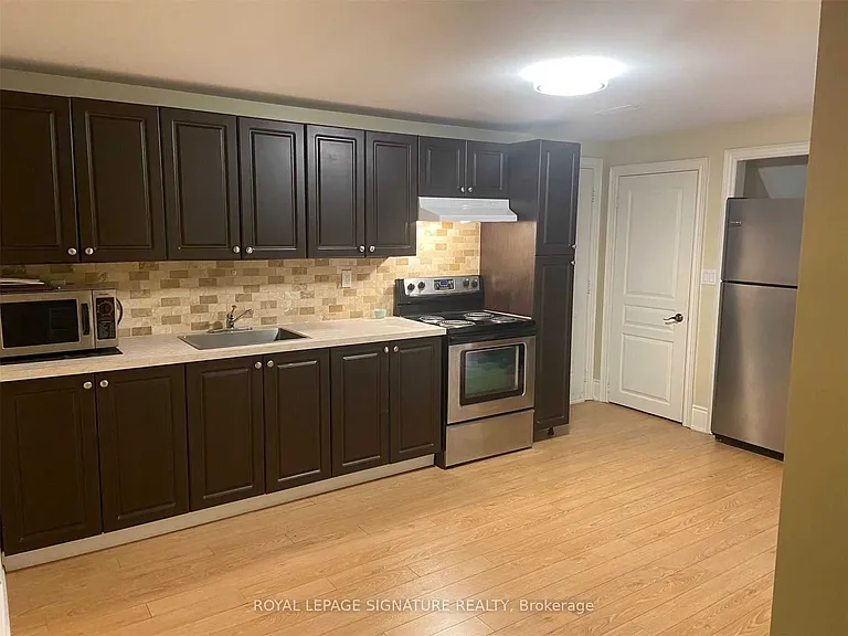 41 Kimbermount Dr #LOWER — Photo 8