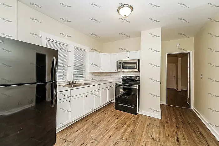 316 Grand Ave #1 — Photo 3