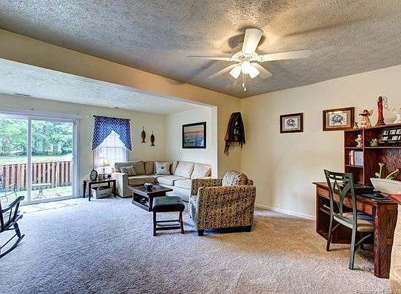 3rd image of 117 Sterling Ct #0