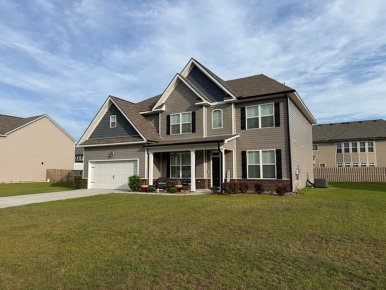 7 Belvedere Dr — Photo 2
