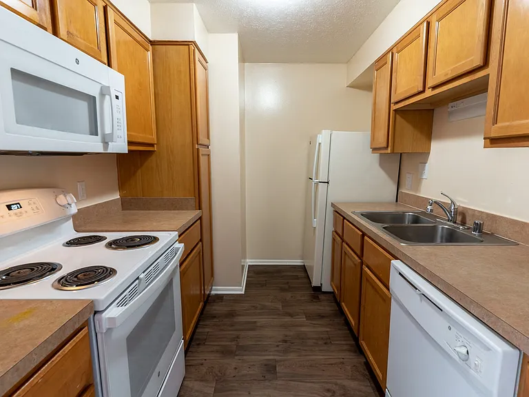 Crestview at Louisville Apartments — Photo 52