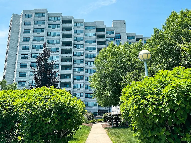 Soundview Apartments — Photo 13