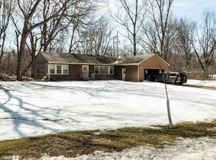 360 Ridgeview Dr E, Wayzata, MN 55391