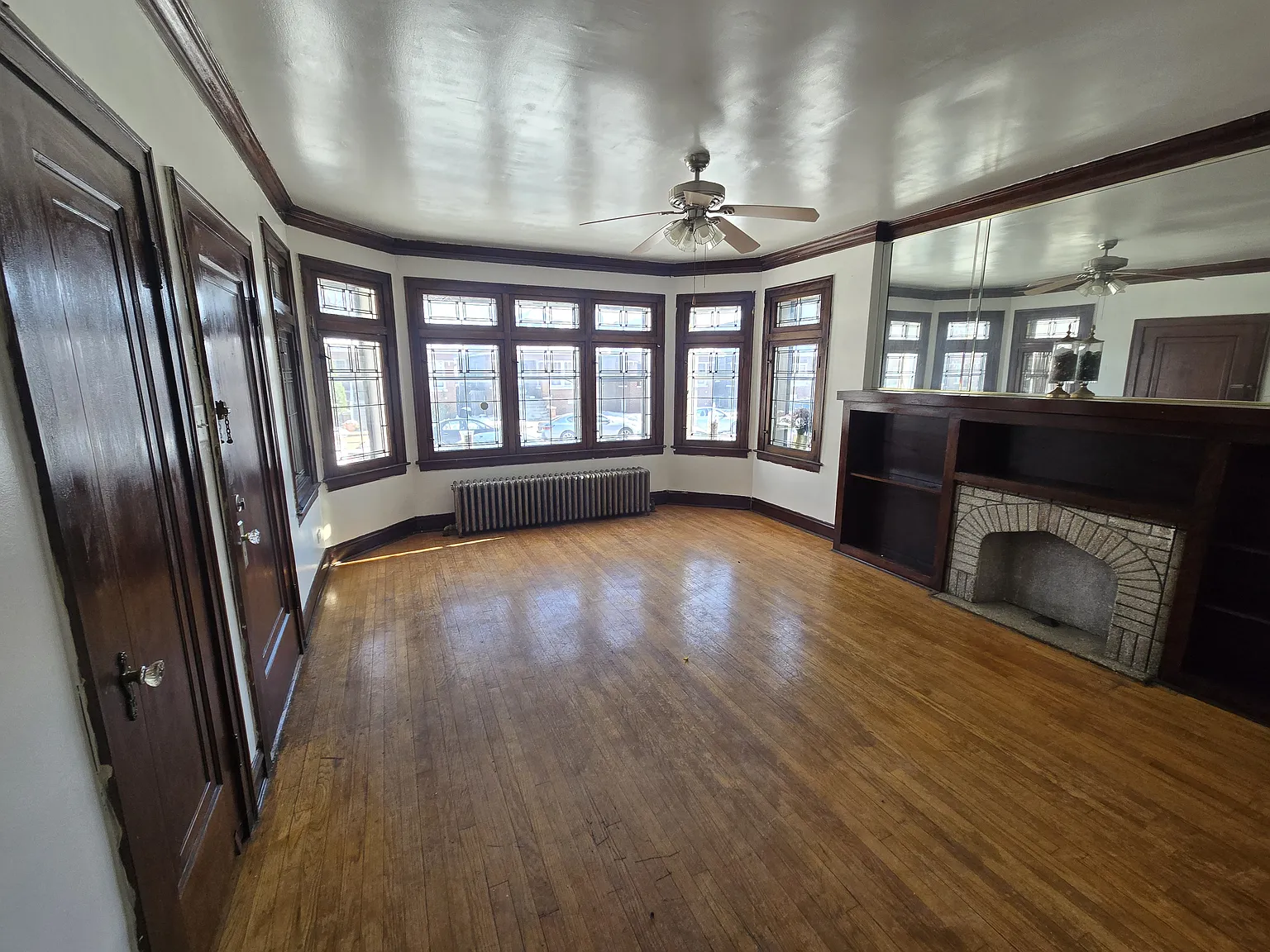 3 bed, 1000 sqft, $1,500 — Photo 1