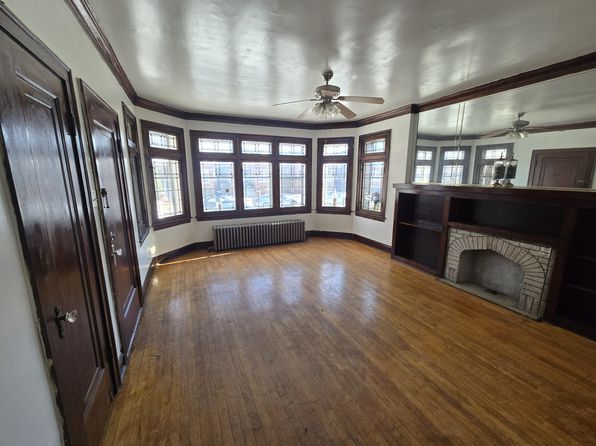 6942 S Maplewood Ave #1
