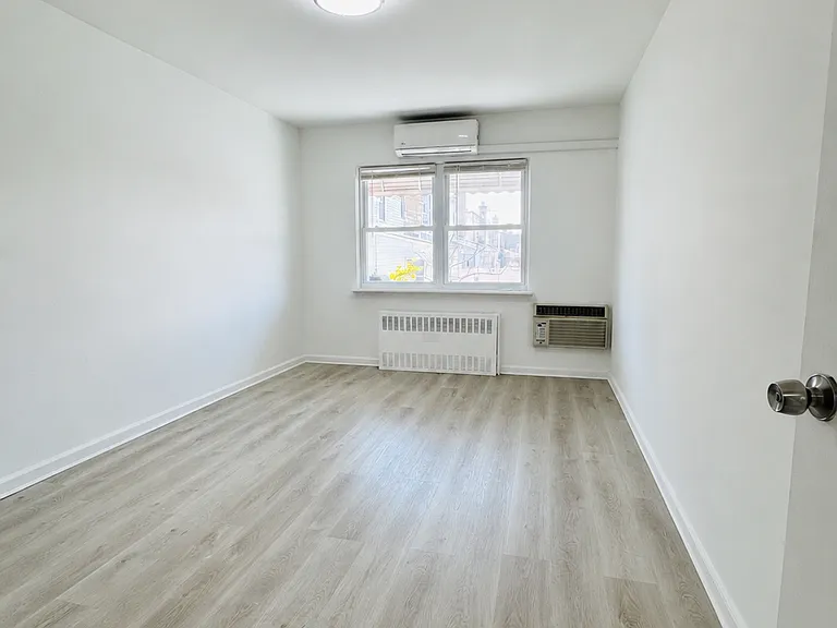 200-14 32nd Ave #2F — Photo 7