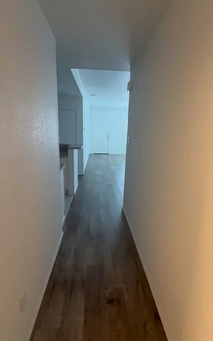 3 bed, 1300 sqft, $1,450 — Photo 2