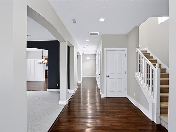5th image of 5044 Clemens Pl