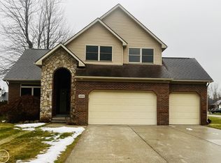 4901 Lorwood Dr, Kimball, MI 48074