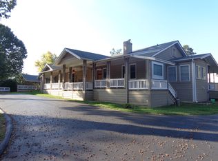 53 Church St, Weaverville, NC 28787