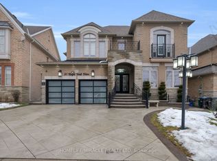 81 Royal West Dr, Brampton, ON L6X 0V9