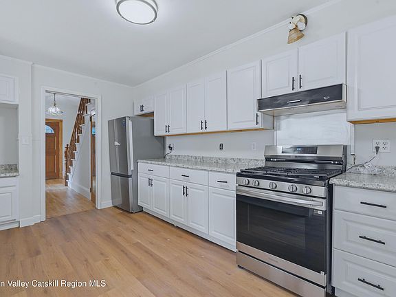 5th image of 160 Washington Avenue