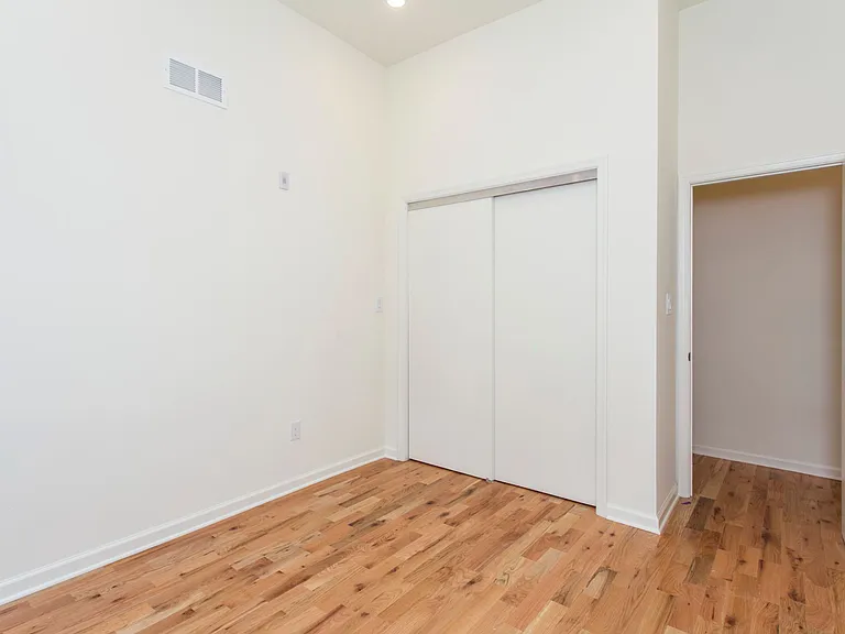 640 N 32nd St #1F — Photo 4