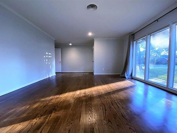 4th image of 3207 Banbury Pl
