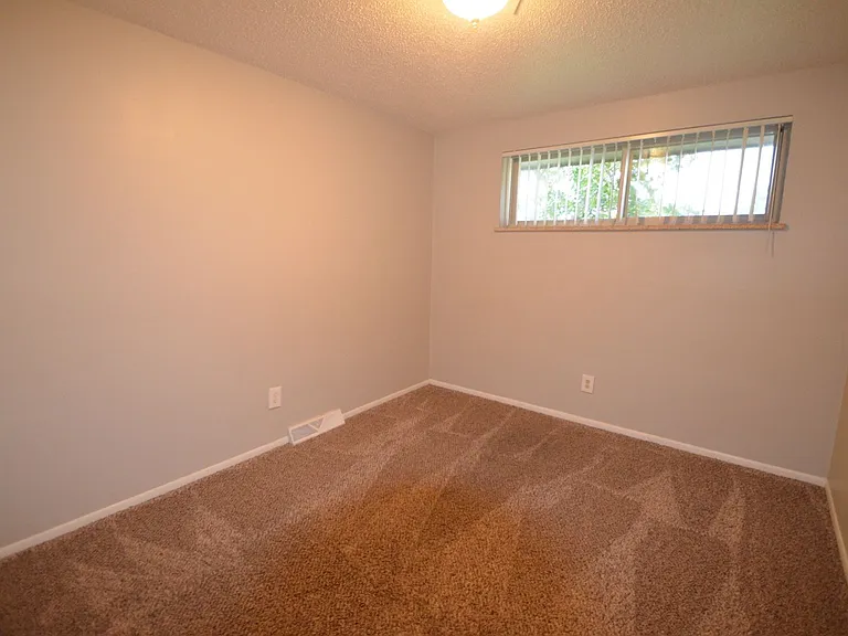 10800-10810 E 4th Way — Photo 4