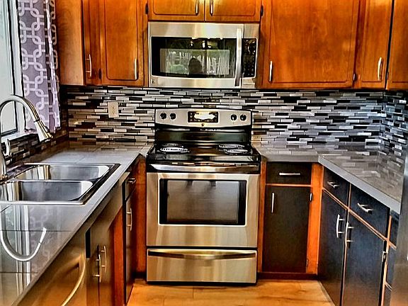 Lower Unit - Kitchen