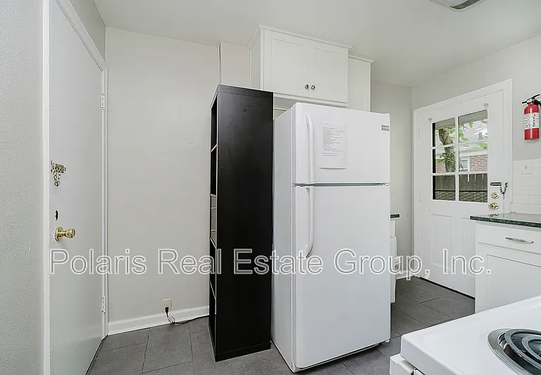 4702 Rookwood Ave — Photo 8
