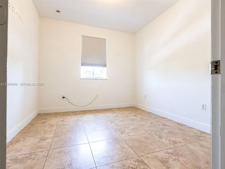 11406 NW 76th Ter #11406 — Photo 23