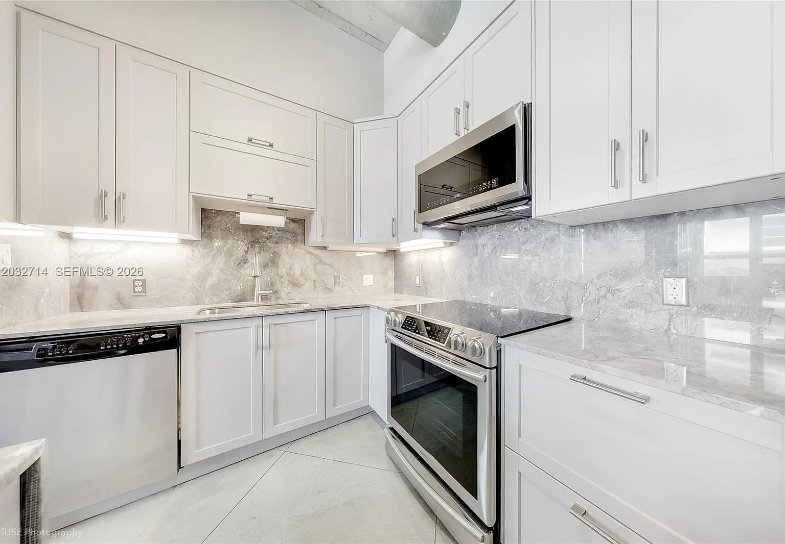 Cite Condo — Photo 2