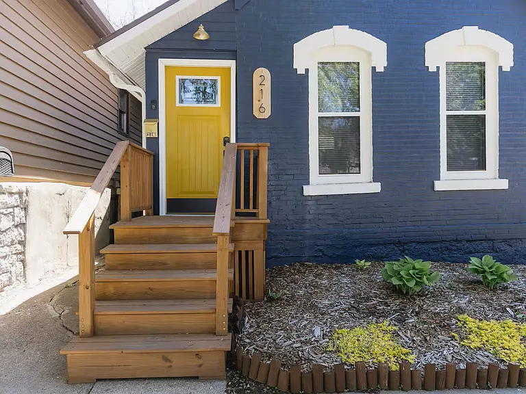 216 Liberty St — Photo 3