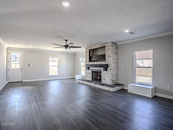 3rd image of 430 Preston Dr