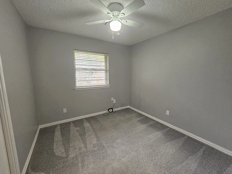 4617 NE Columbia Ave — Photo 11