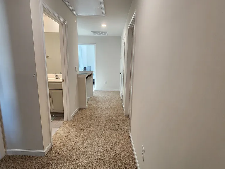 7451 Buckpasser Dr — Photo 12