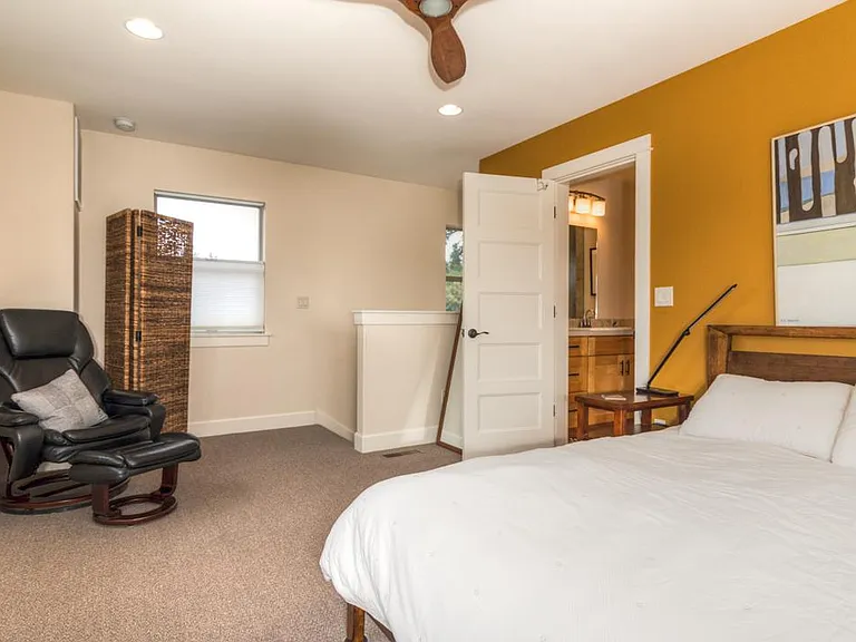 1423 NW Mount Washington Dr — Photo 16