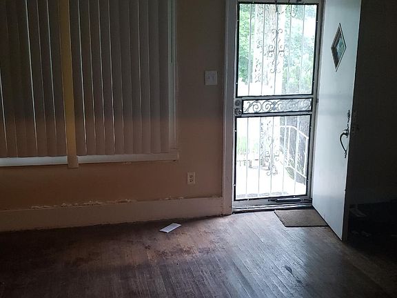 3rd image of 18050 Marx St