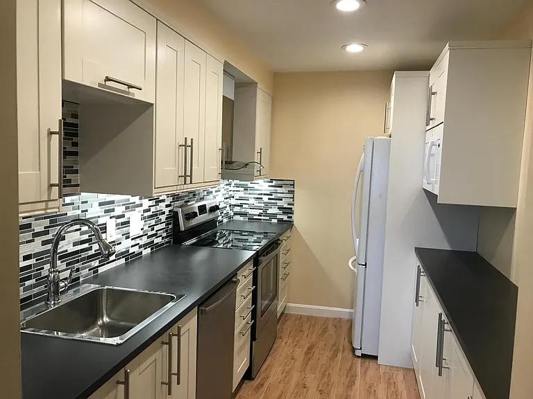287 Harvard St — Photo 2