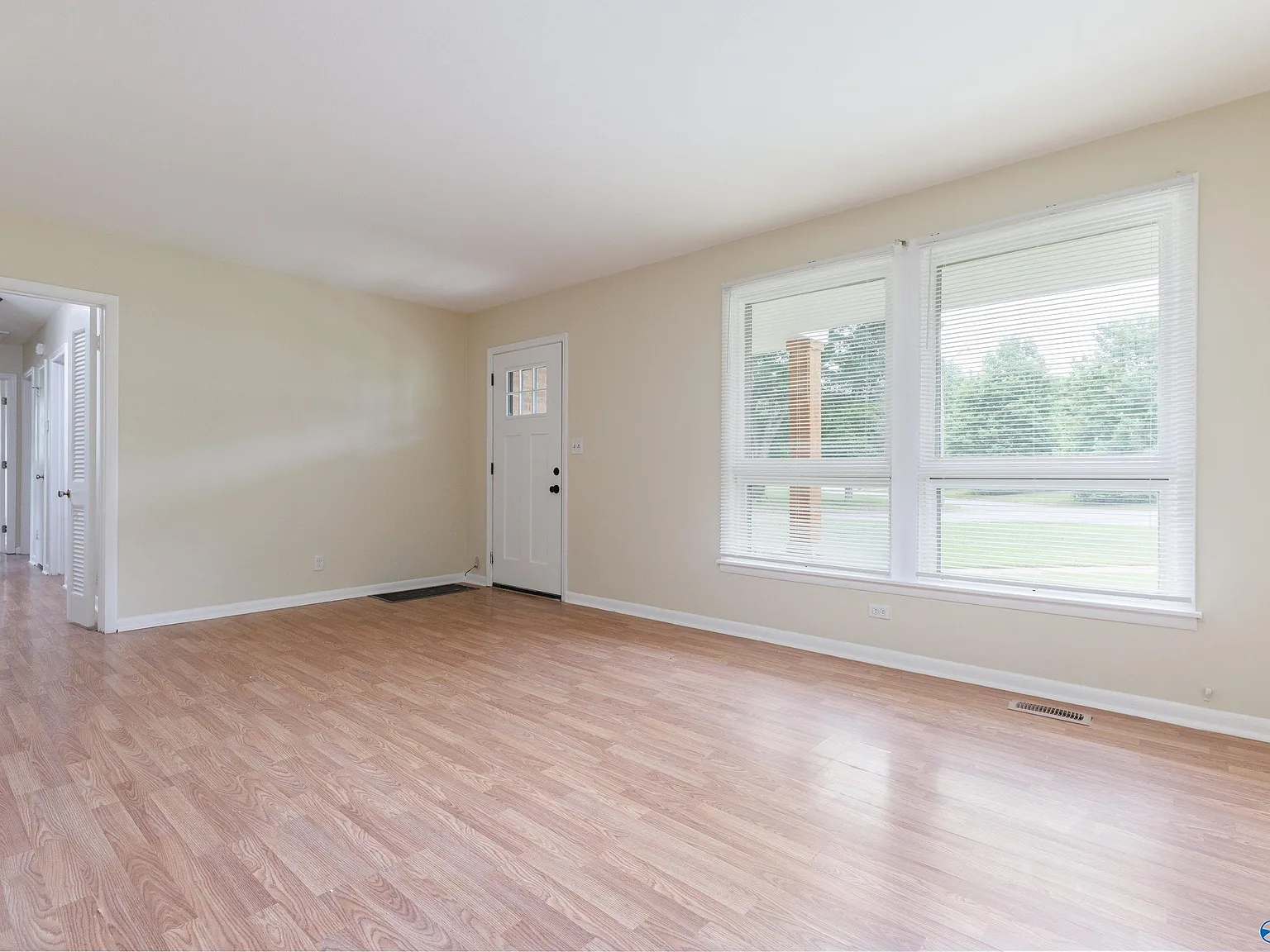 4 bed, 2.0 bath, 1485 sqft, $1,500 — Photo 2
