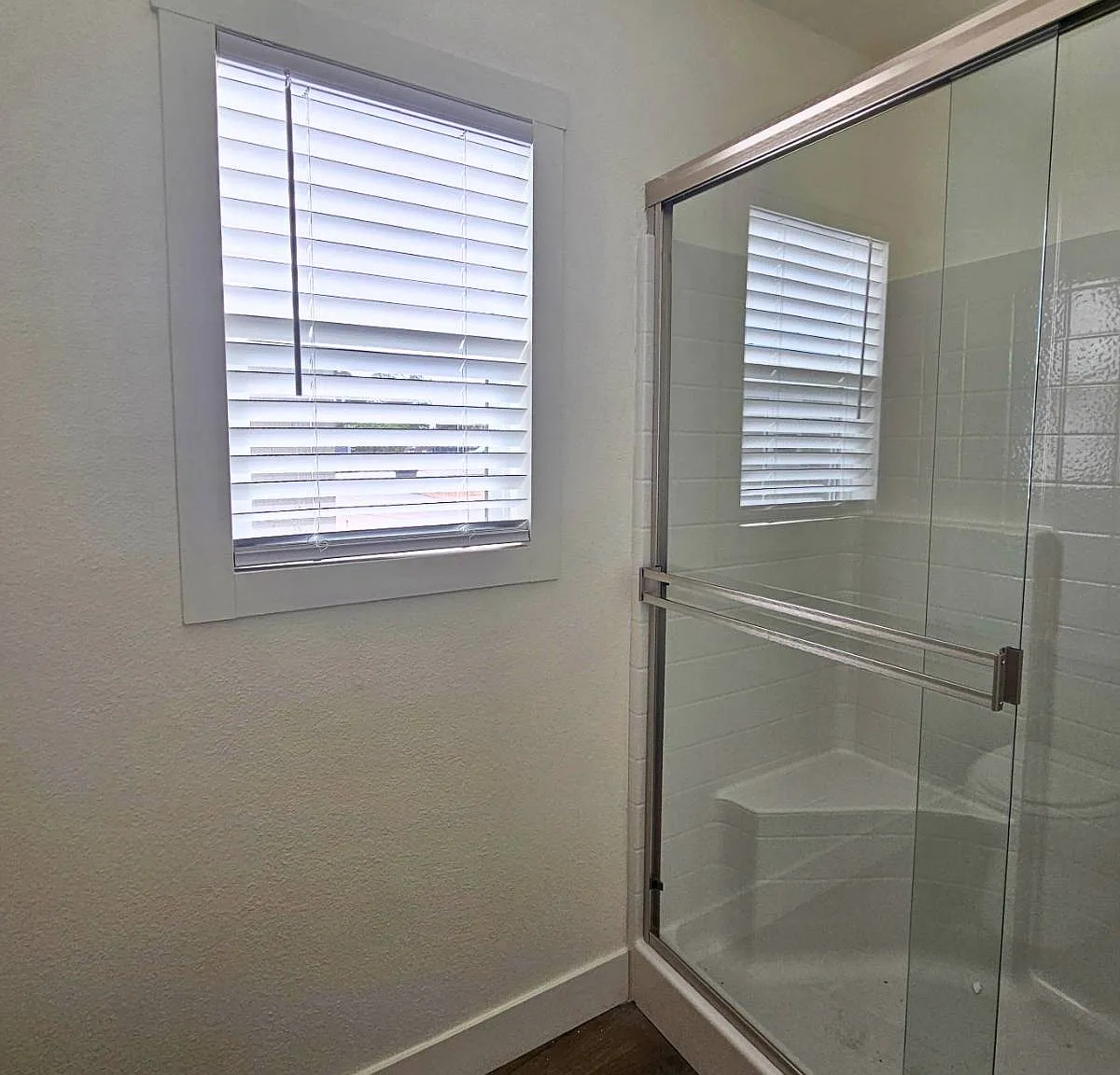 3 bed, 2.0 bath, 840 sqft, $1,310 — Photo 4