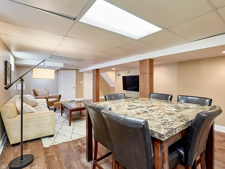 5210 Pernod Ave — Photo 41